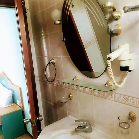 Alisa Hotel *