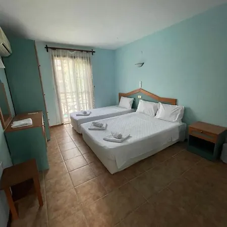 Alisa Aparthotel *